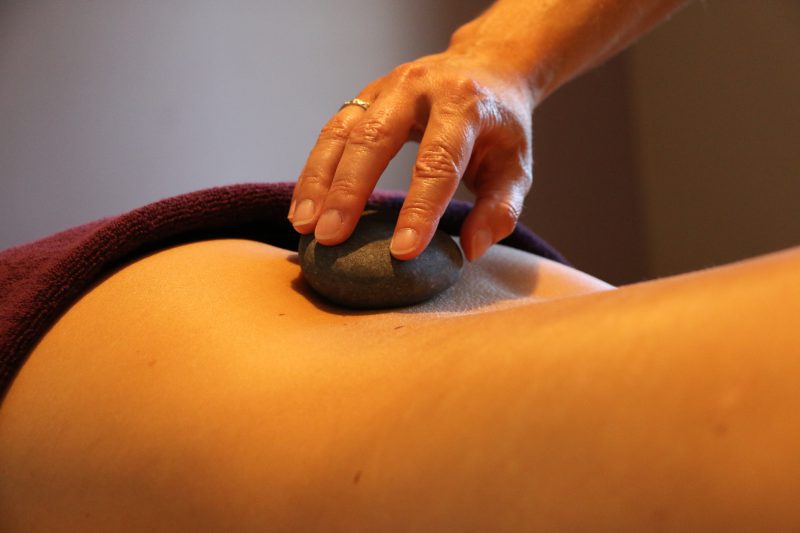 massage-hot-stone